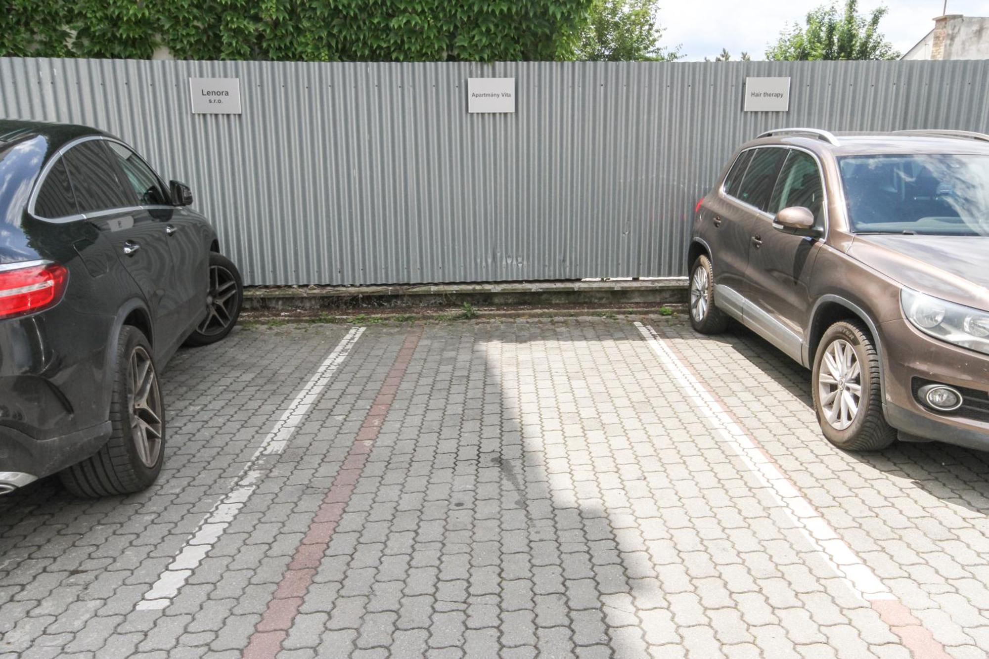 Apartman Vita Deluxe Trencin Exterior photo